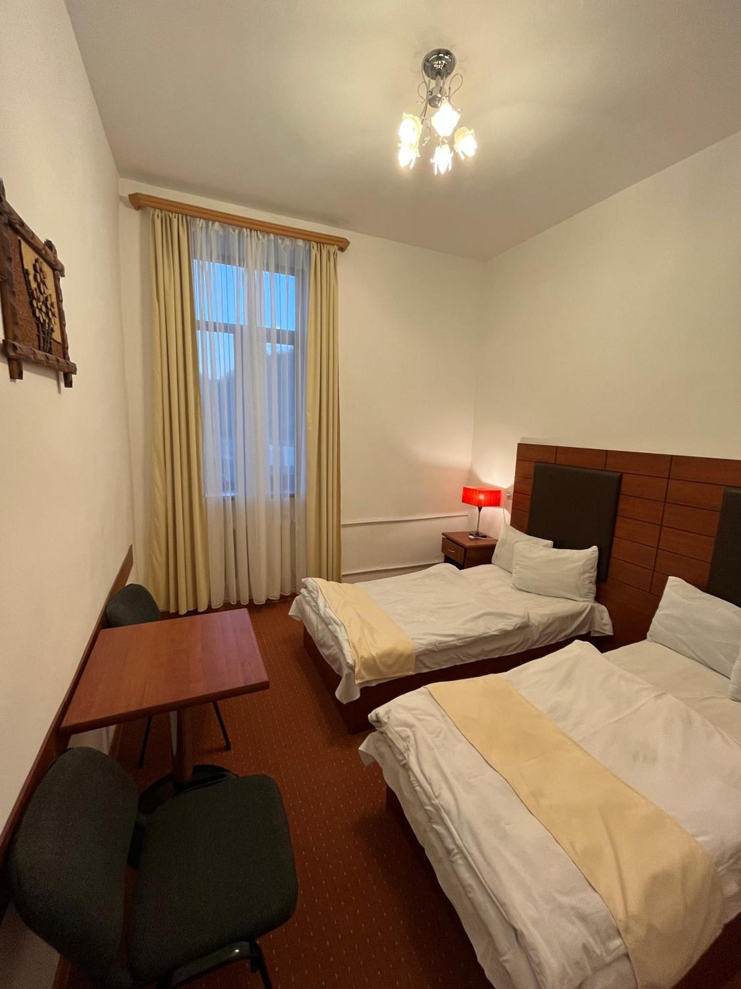 Diligence Hotel & Restaurant ดีลีจาน ภายนอก รูปภาพ
