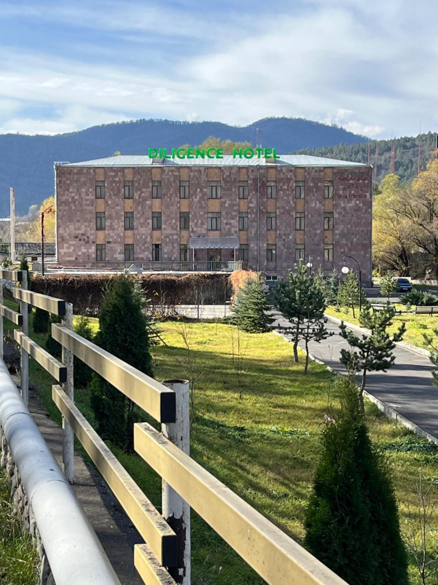 Diligence Hotel & Restaurant ดีลีจาน ภายนอก รูปภาพ